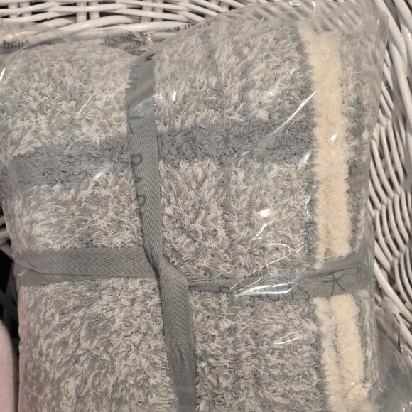 NWT: Barefoot Dreams CozyChic Grid Plaid Stroller Blanket - Picture 4 of 6